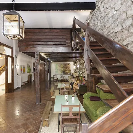 A In The بيت شباب