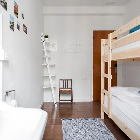 A In The * Сан-Себастьян