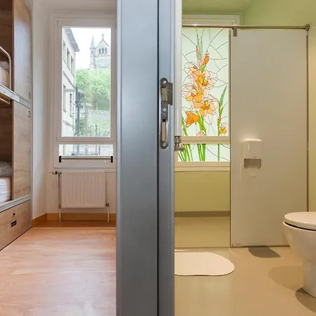 A In The بيت شباب