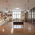 A In The بيت شباب سان سيباستيان