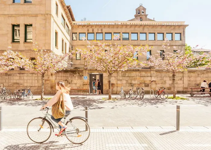 A In The 호스텔 *